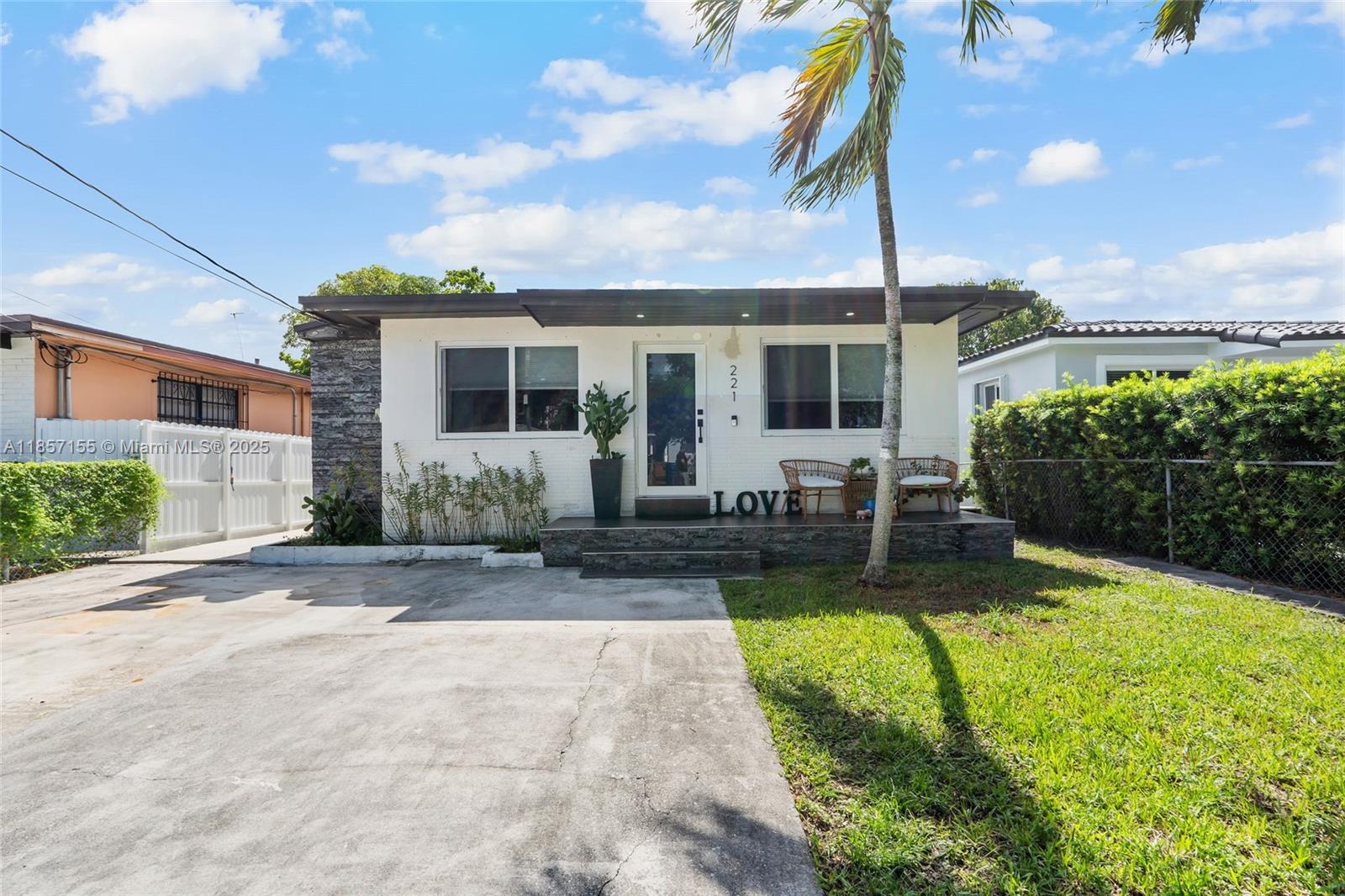 221 NW 59th Ave, Miami FL 33126