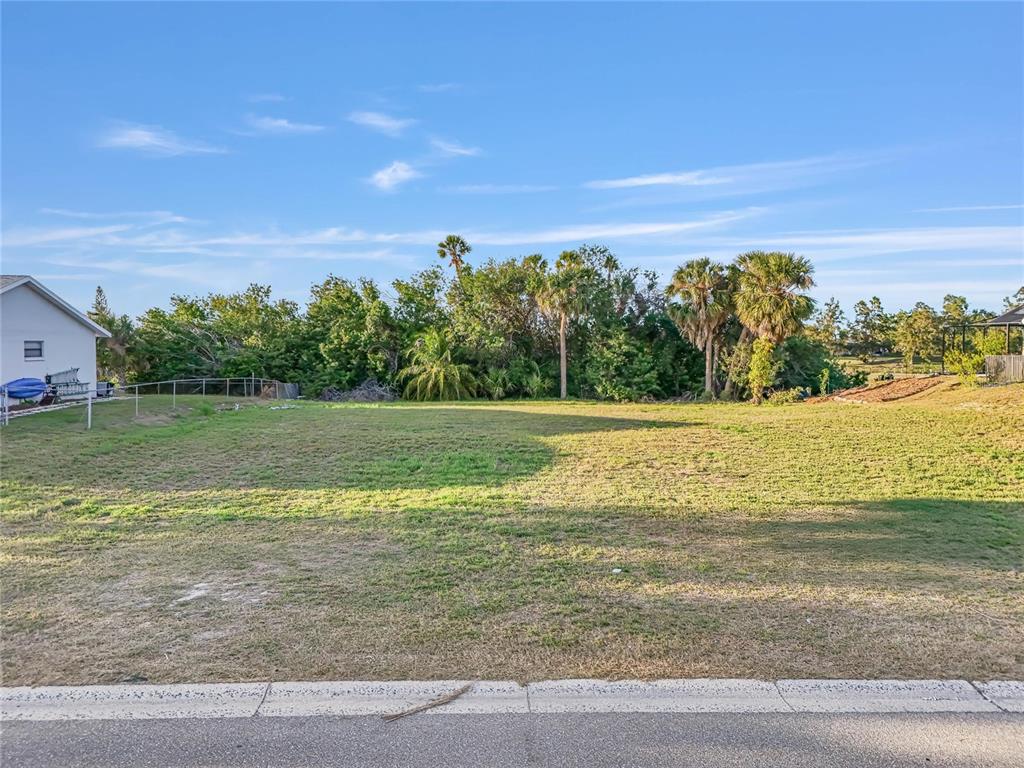 901 EAGLE LANE, APOLLO BEACH, FL — photo 2 of 10