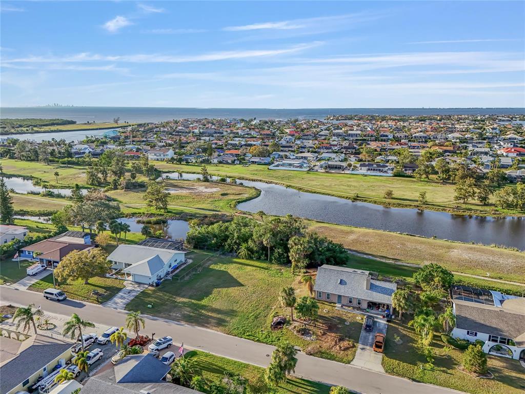 901 EAGLE LANE, APOLLO BEACH, FL — photo 3 of 10