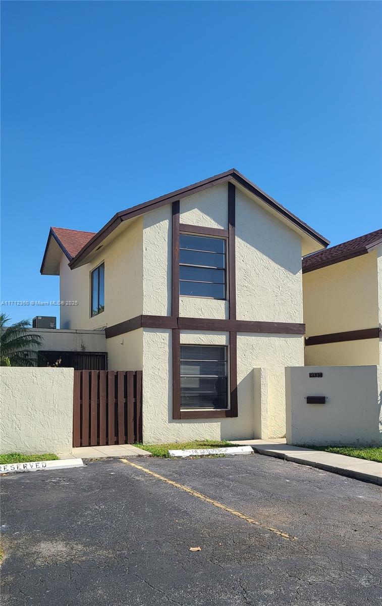 9935 NW 6th Ln # 9935, Miami FL 33172