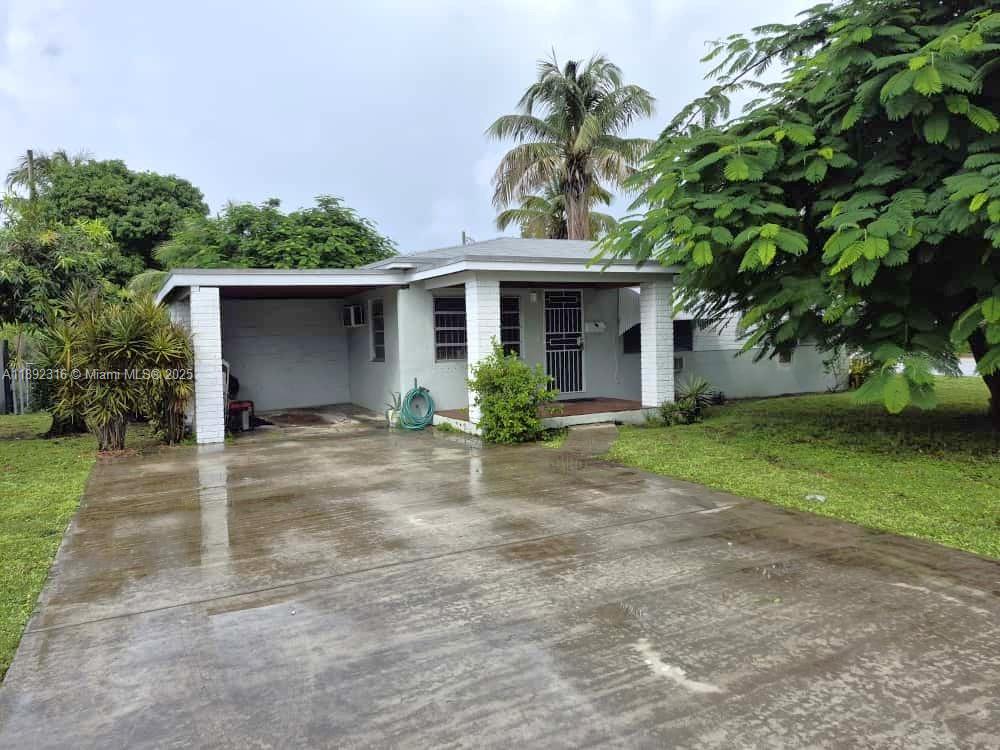 591 NE 174th St, North Miami Beach FL 33162