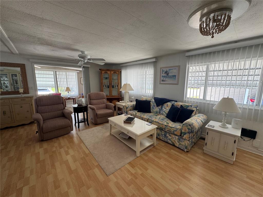 611 IRIS DRIVE, VENICE, FL — photo 3 of 12