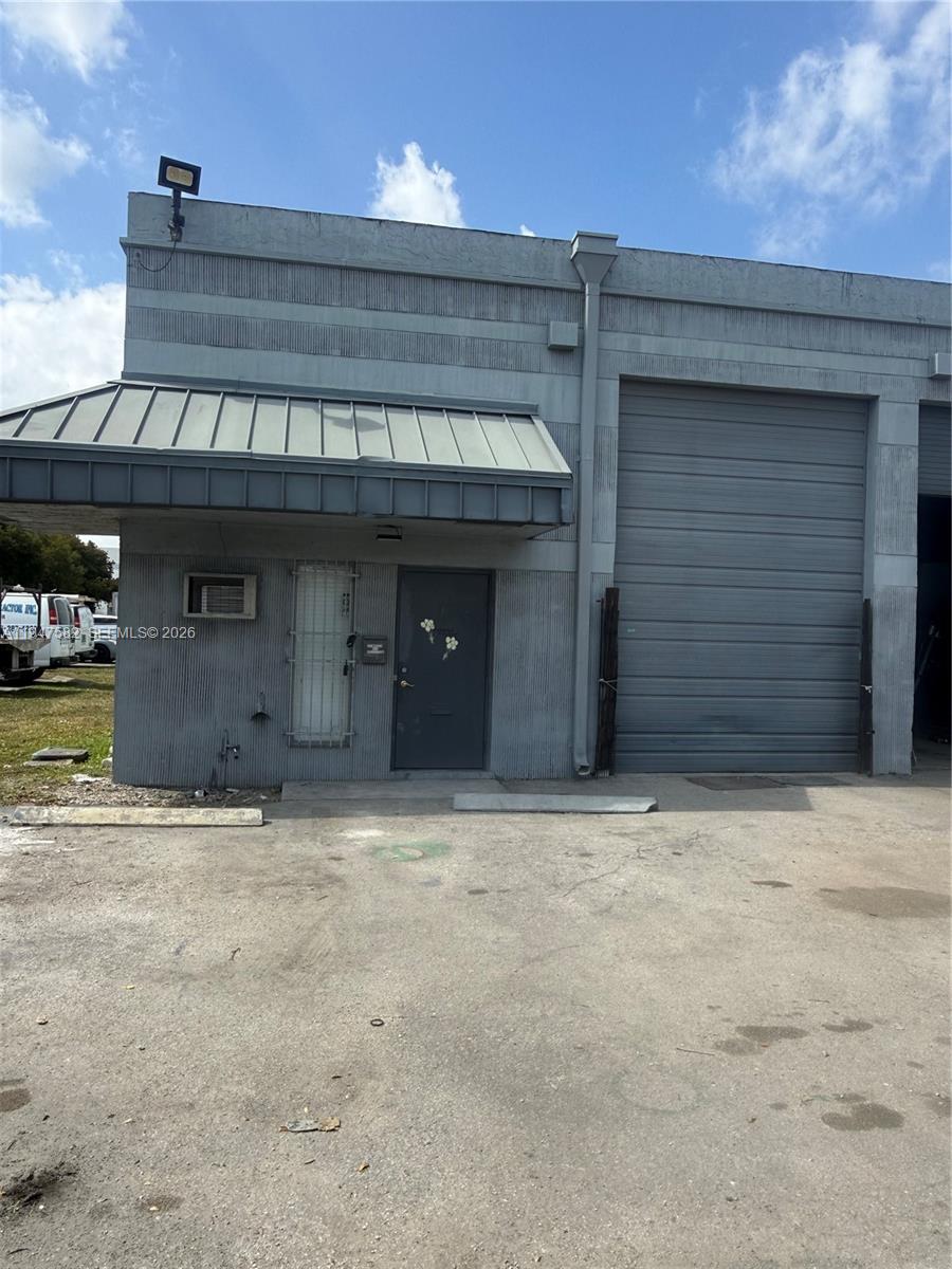 8181 NW 91st Ter, Medley FL 33166