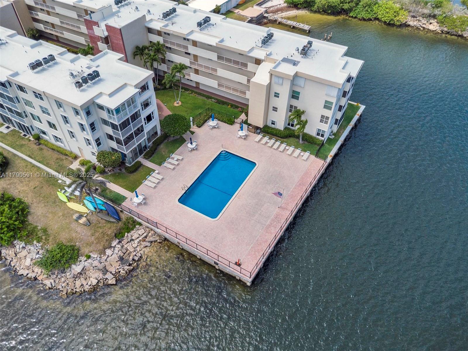 1810 New Palm Way # 214, Boynton Beach FL 33435