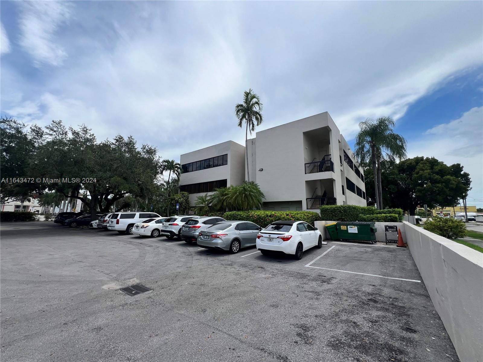 3850 SW 87th Ave, Miami FL 33165