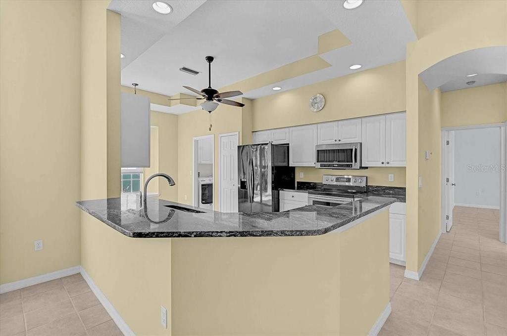 4031 CADDIE DRIVE E, BRADENTON, FL — photo 4 of 30