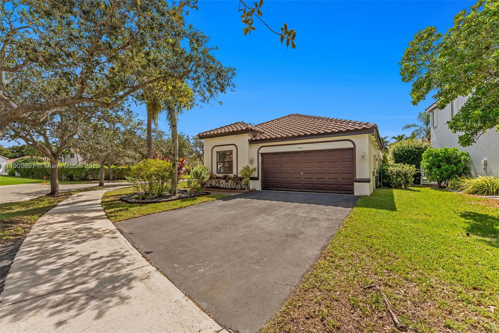 1561 Banyan Way, Weston FL 33327