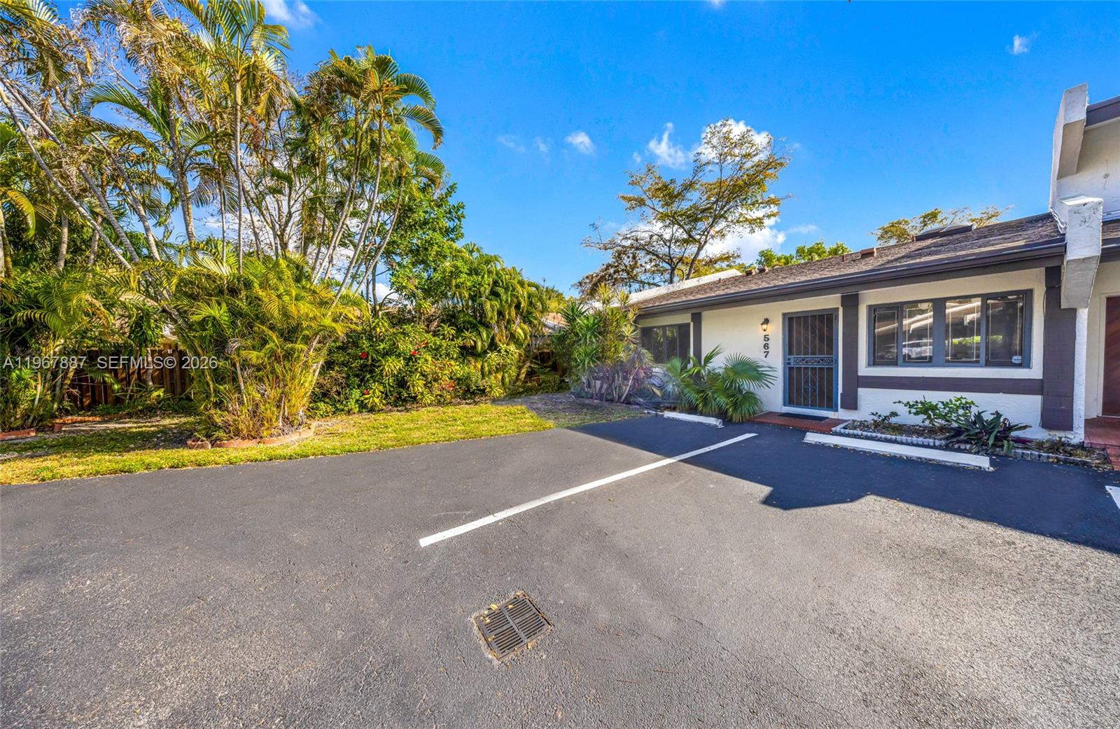 567 NE 199th Ter # 1S, Miami FL 33179