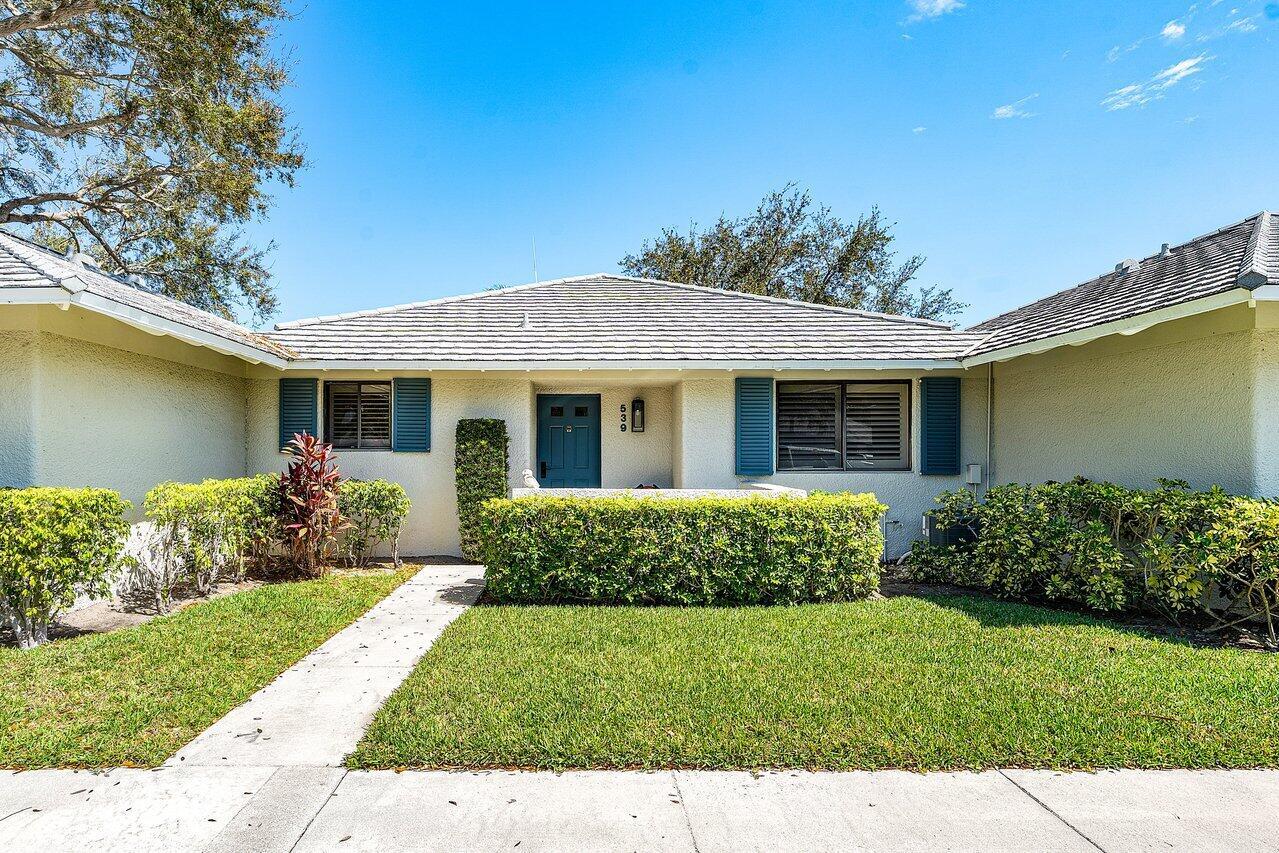 539 Club Drive, Palm Beach Gardens FL 33418