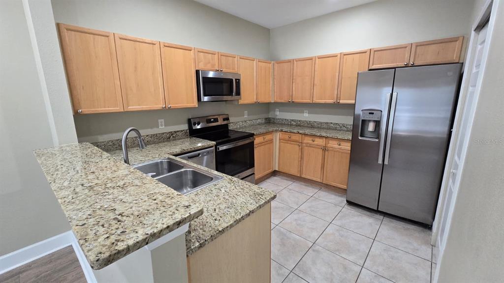 6508 QUIET POOL COURT, APOLLO BEACH, FL — photo 4 of 9