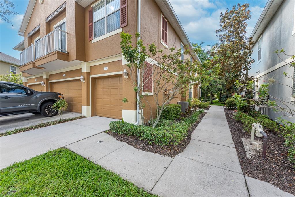 6750 EAGLE FEATHER DRIVE, RIVERVIEW, FL — photo 2 of 24