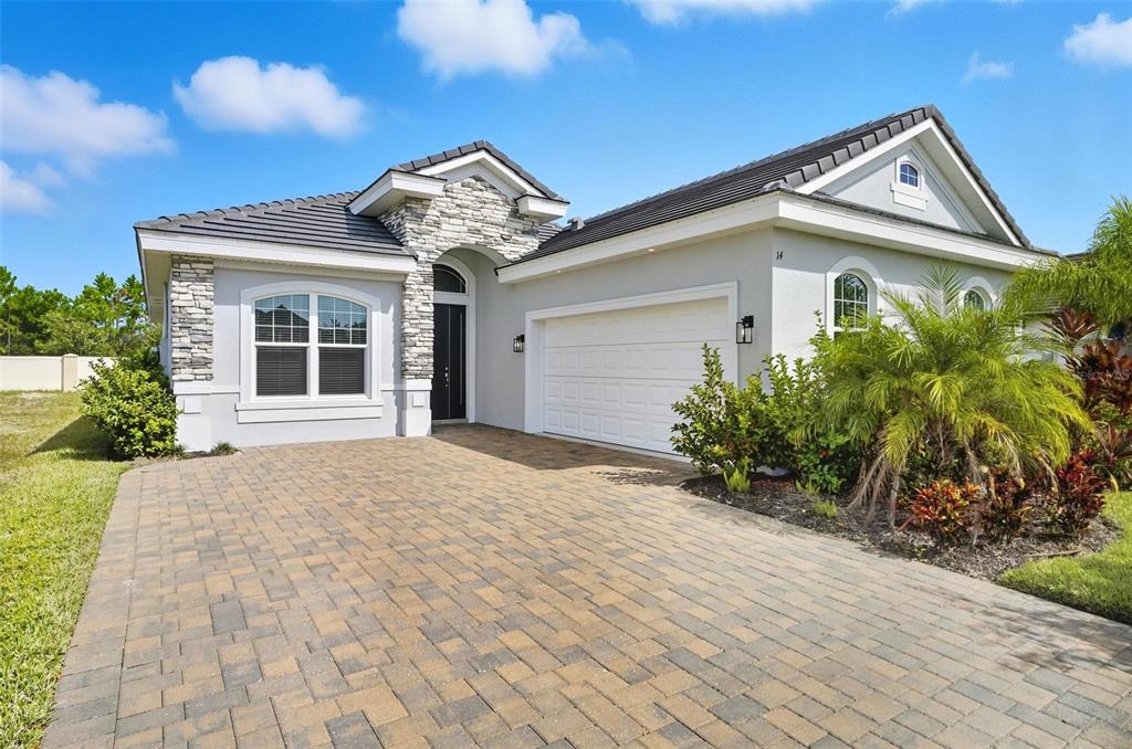 14 DEL PALMA DRIVE