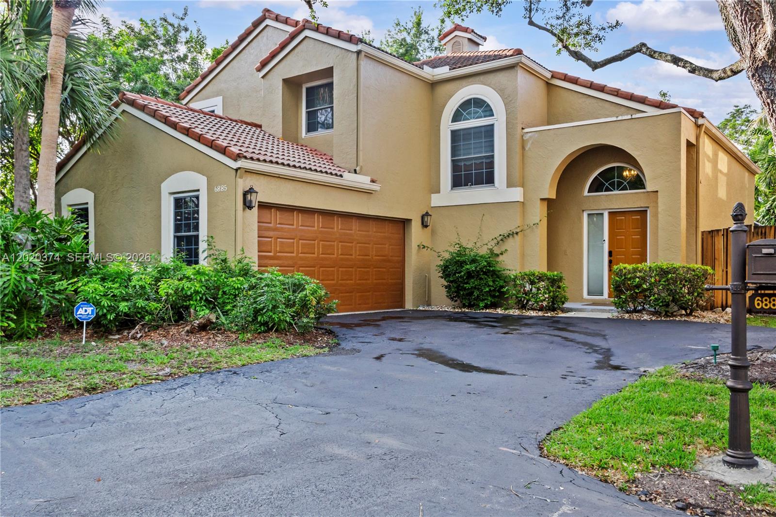 6885 NW 75th Pl, Parkland FL 33067