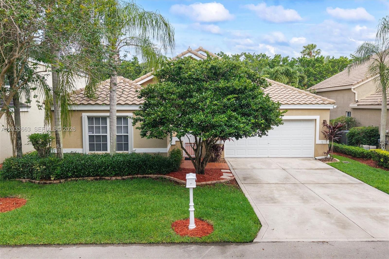 2013 Island Cir, Weston FL 33326