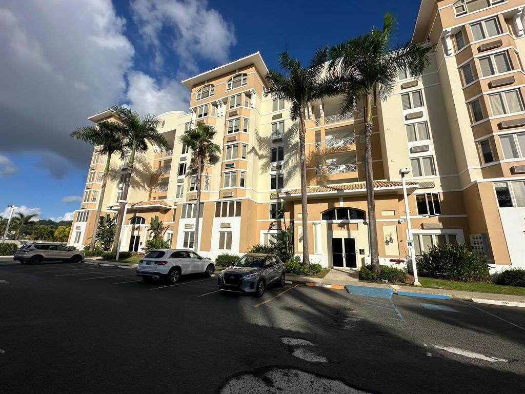 199 AVE. PALMA REAL UNIT PH