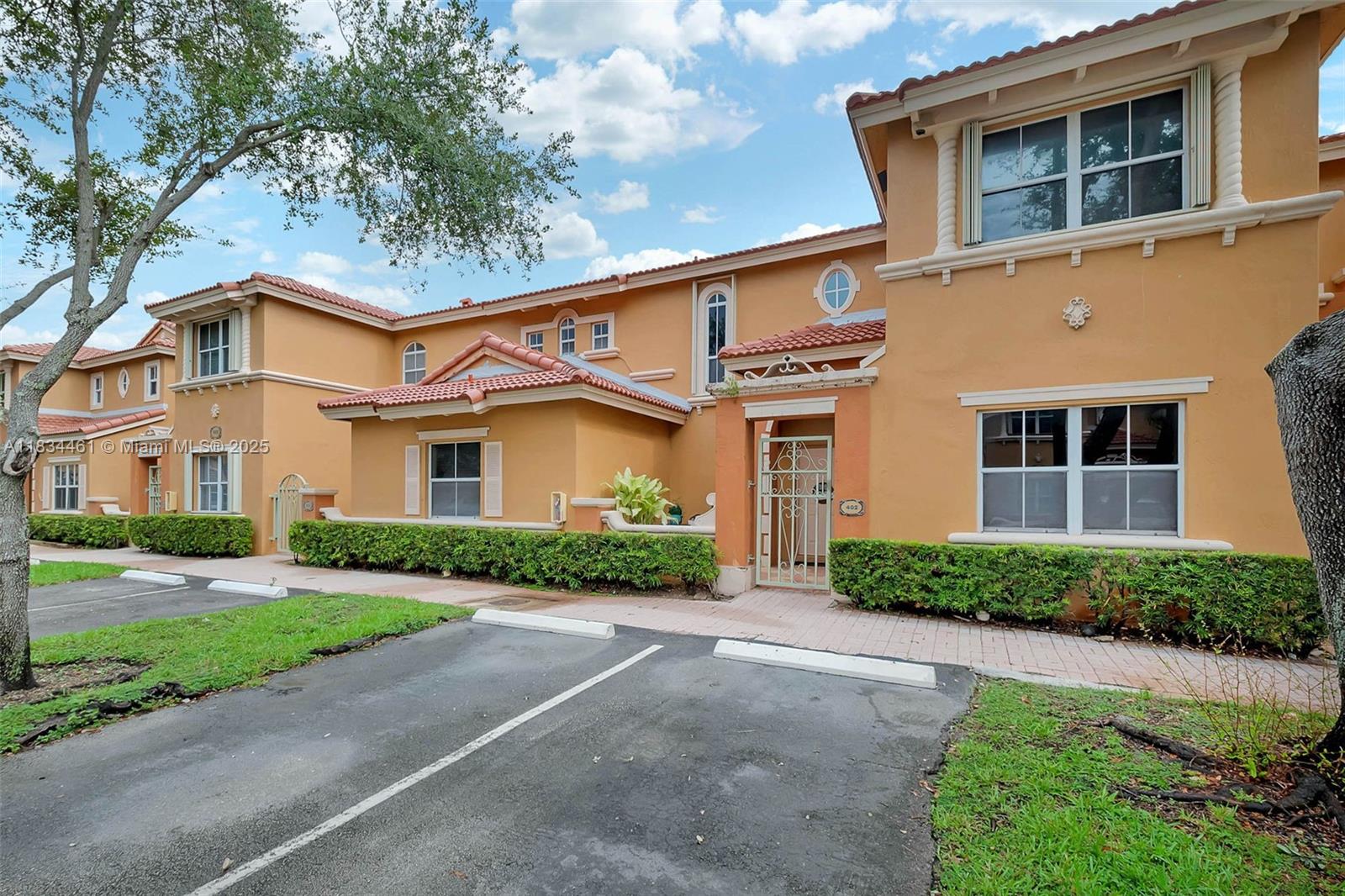 8511 NW 141st Ter # 402, Miami Lakes FL 33016