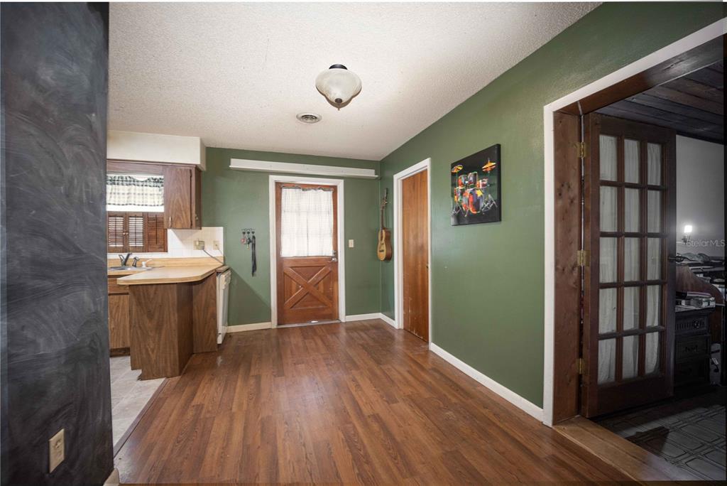 9701 E WARM SPRINGS AVENUE, COLEMAN, FL — photo 4 of 14