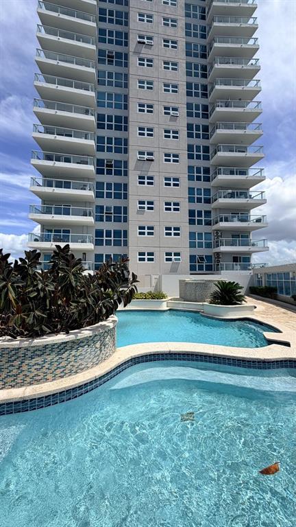 48 Av. Luis Muñoz Rivera CONDO. AQUABLUE, HATO REY UNIT 1705