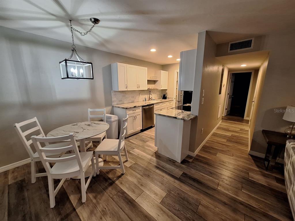 3255 BENEVA ROAD UNIT 102, SARASOTA, FL — photo 2 of 30