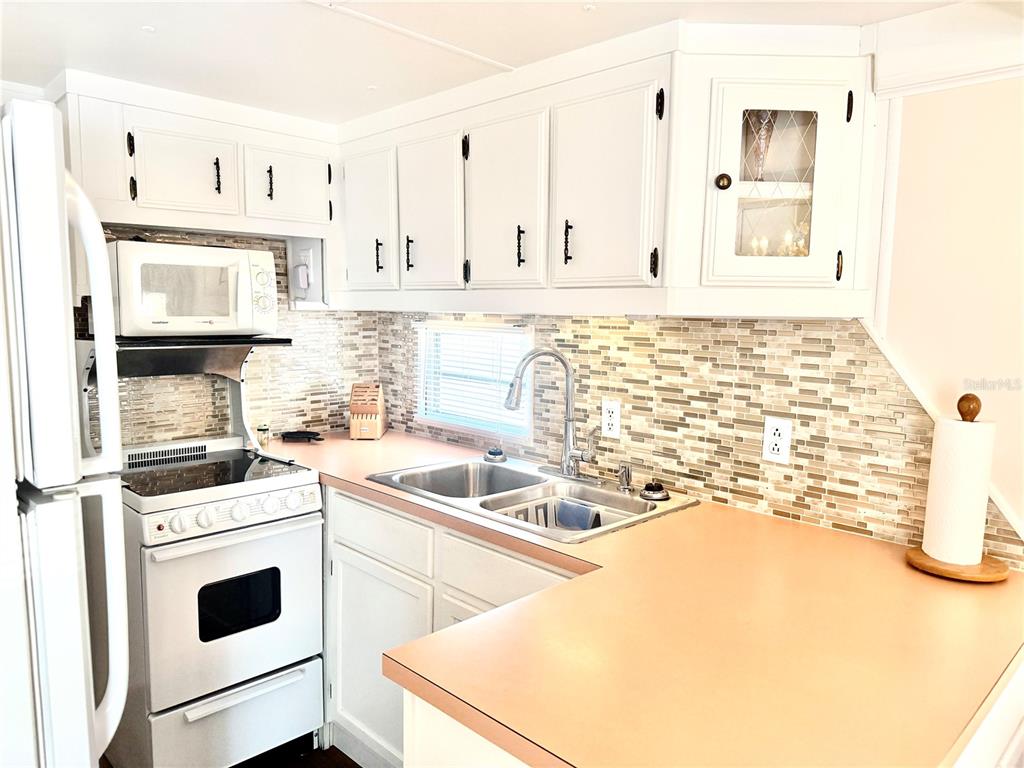 3300 26TH AVENUE E UNIT 217, BRADENTON, FL — photo 3 of 25