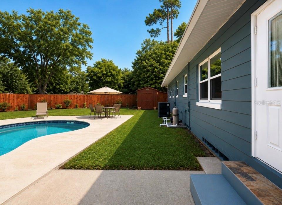569 NE 21ST TERRACE, OCALA, FL — photo 4 of 25