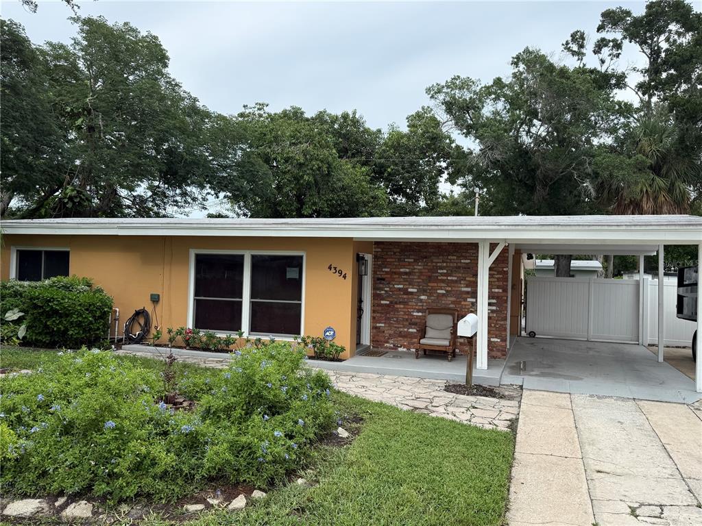 4394 POMPANO DRIVE SE