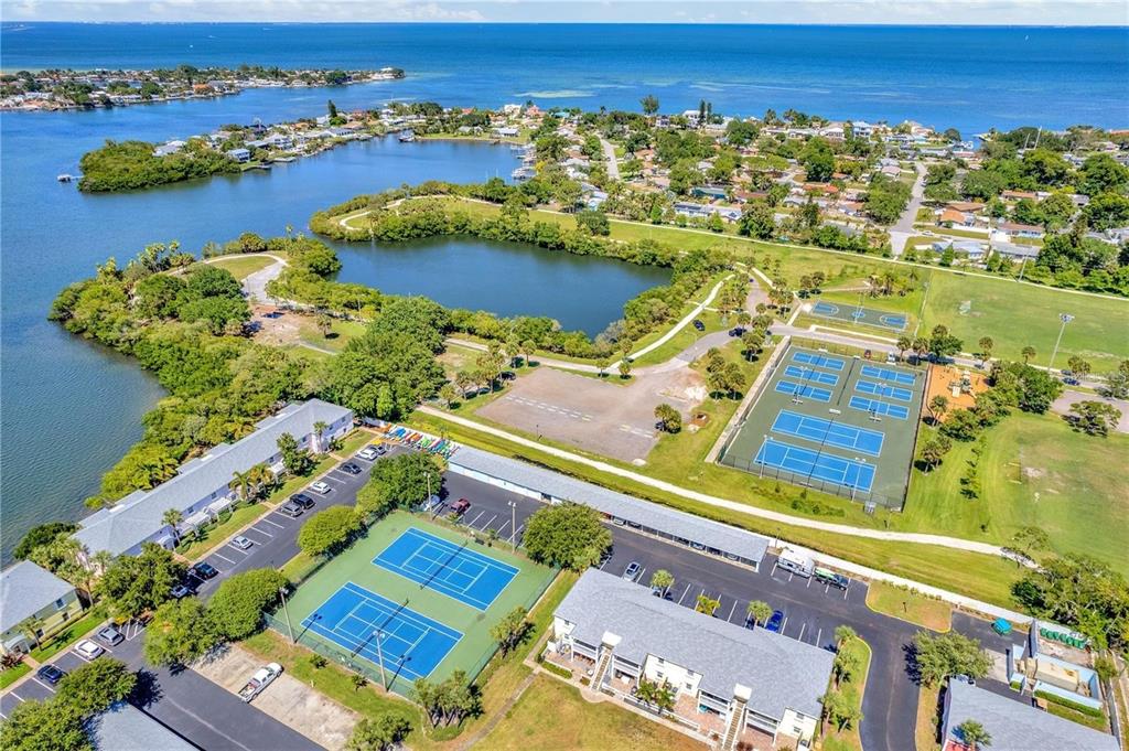 118 POMPANO DRIVE SE UNIT B, ST PETERSBURG, FL — photo 3 of 30