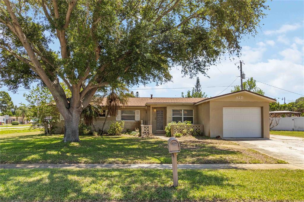 925 GARDEN ROAD
