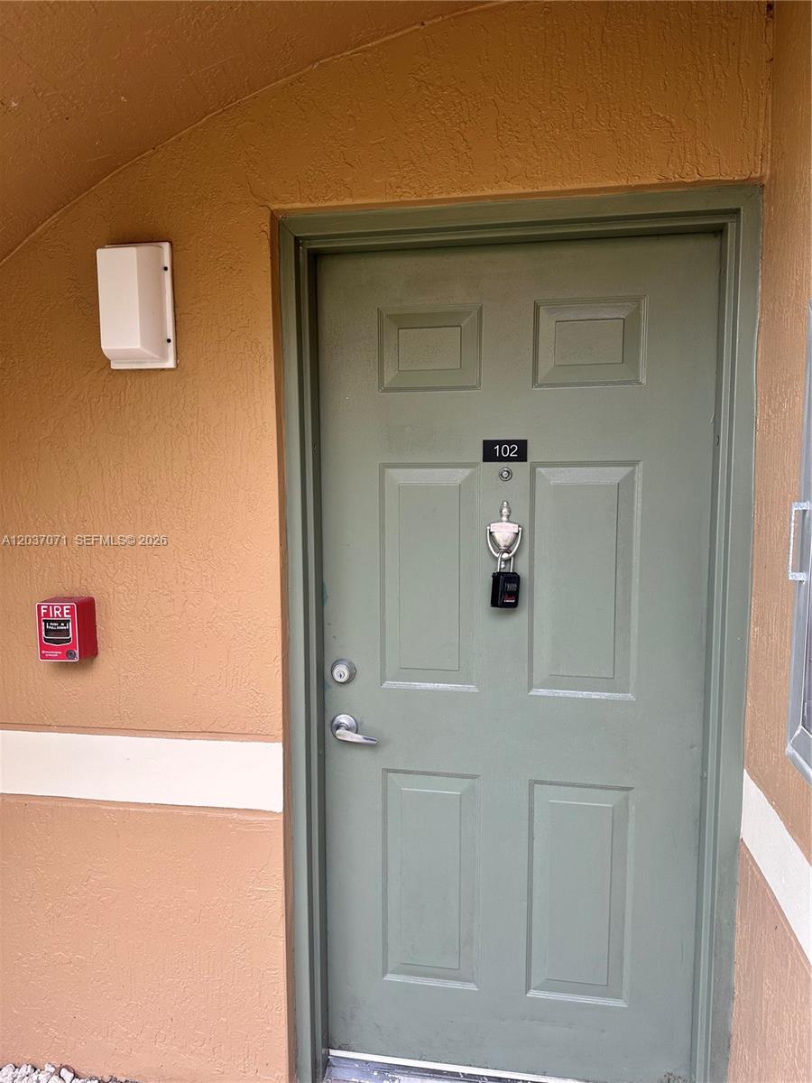 8050 N Nob Hill Rd # 102, Tamarac FL 33321