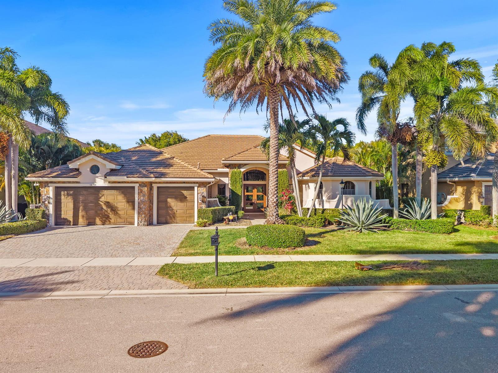 10710 Versailles Boulevard, Wellington FL 33449