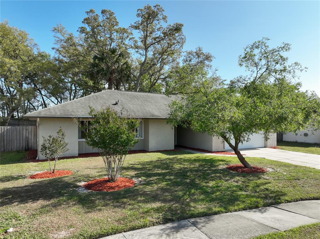 328 SHADOW OAK DRIVE