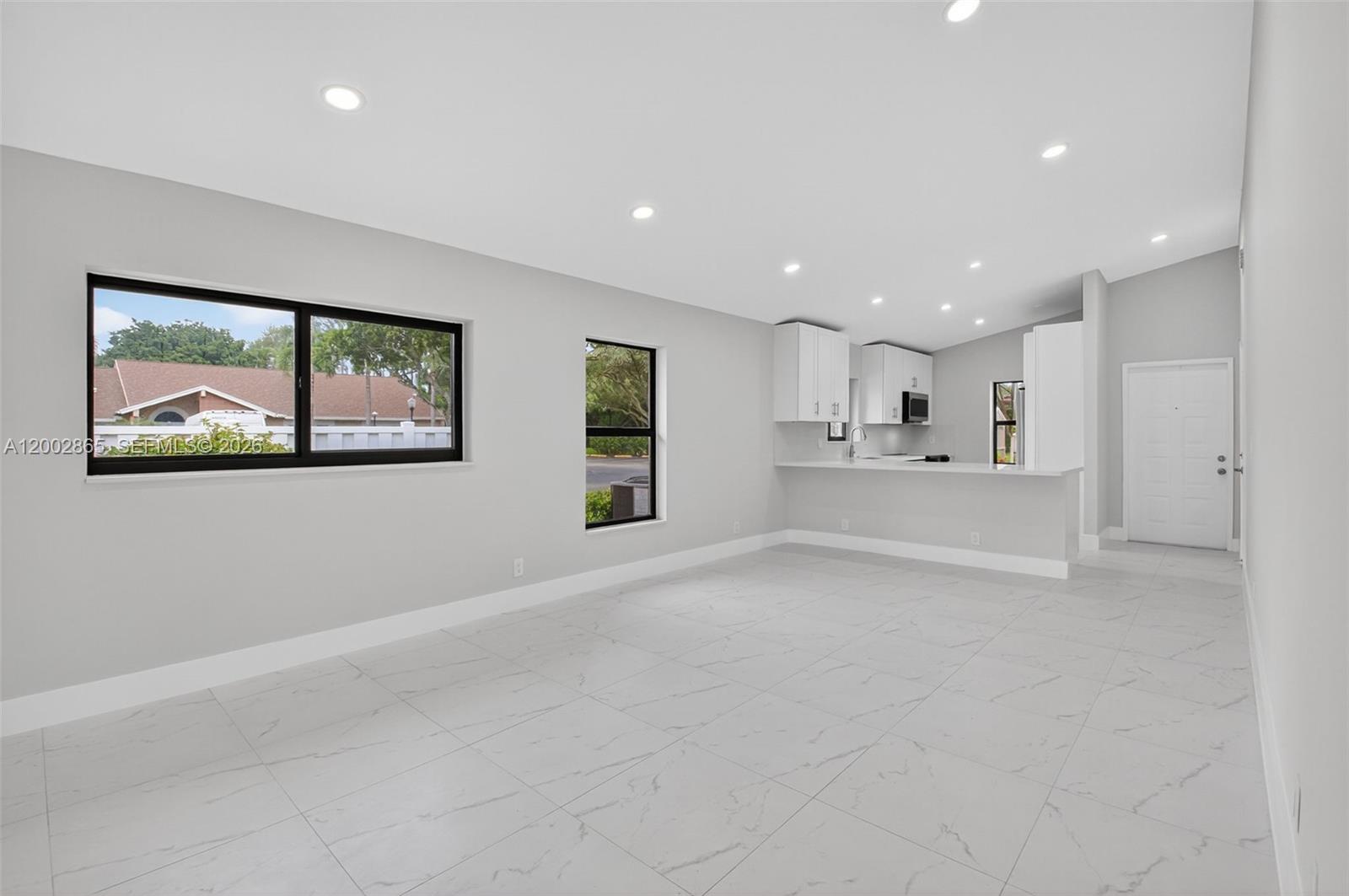 8067 Summerbreeze Ln, Boca Raton FL 33496
