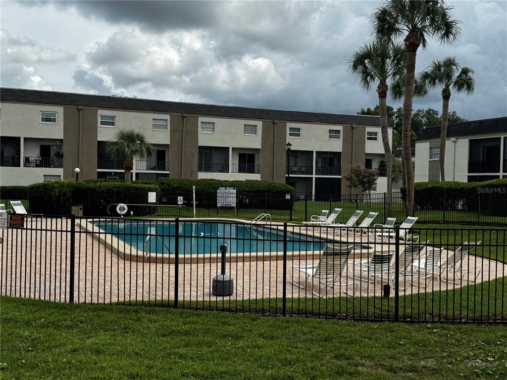 706 OAKGROVE DRIVE UNIT 114, BRANDON, FL — photo 2 of 21
