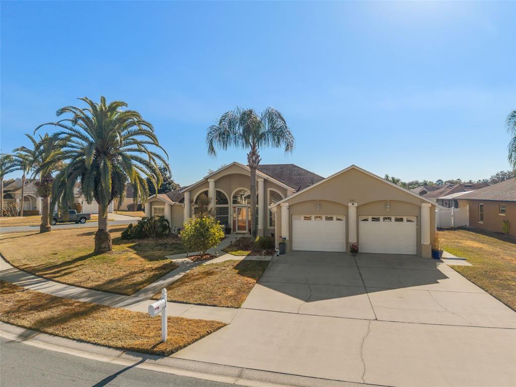 3301 BLUE JAY CT