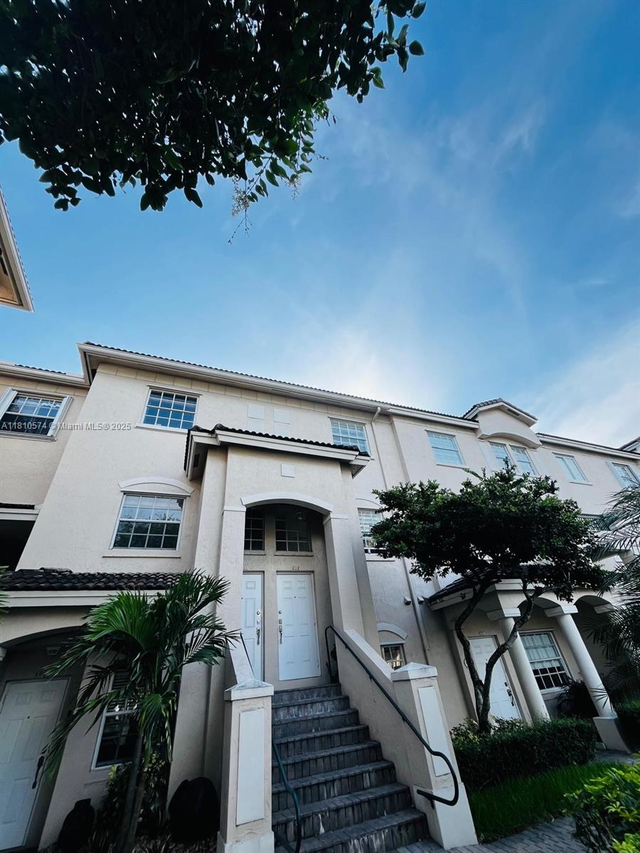 5670 NW 116th Ave # 212, Doral FL 33178