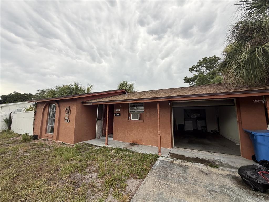 7933 WOODVINE CIRCLE