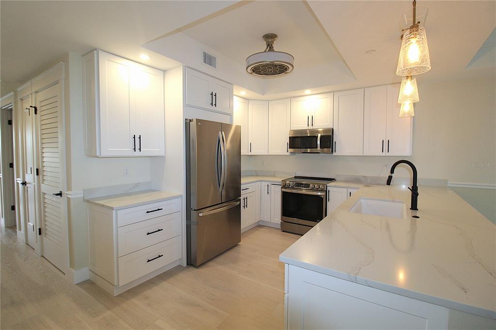 280 HIDDEN BAY DRIVE UNIT 202, OSPREY, FL — photo 5 of 30