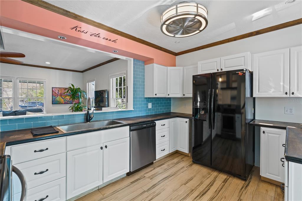 1161 JACKSON ROAD, CLEARWATER, FL — photo 5 of 22