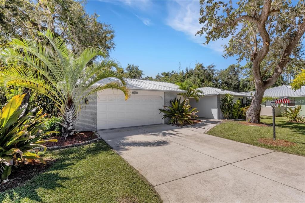3736 MAPLE HOLLOW COURT
