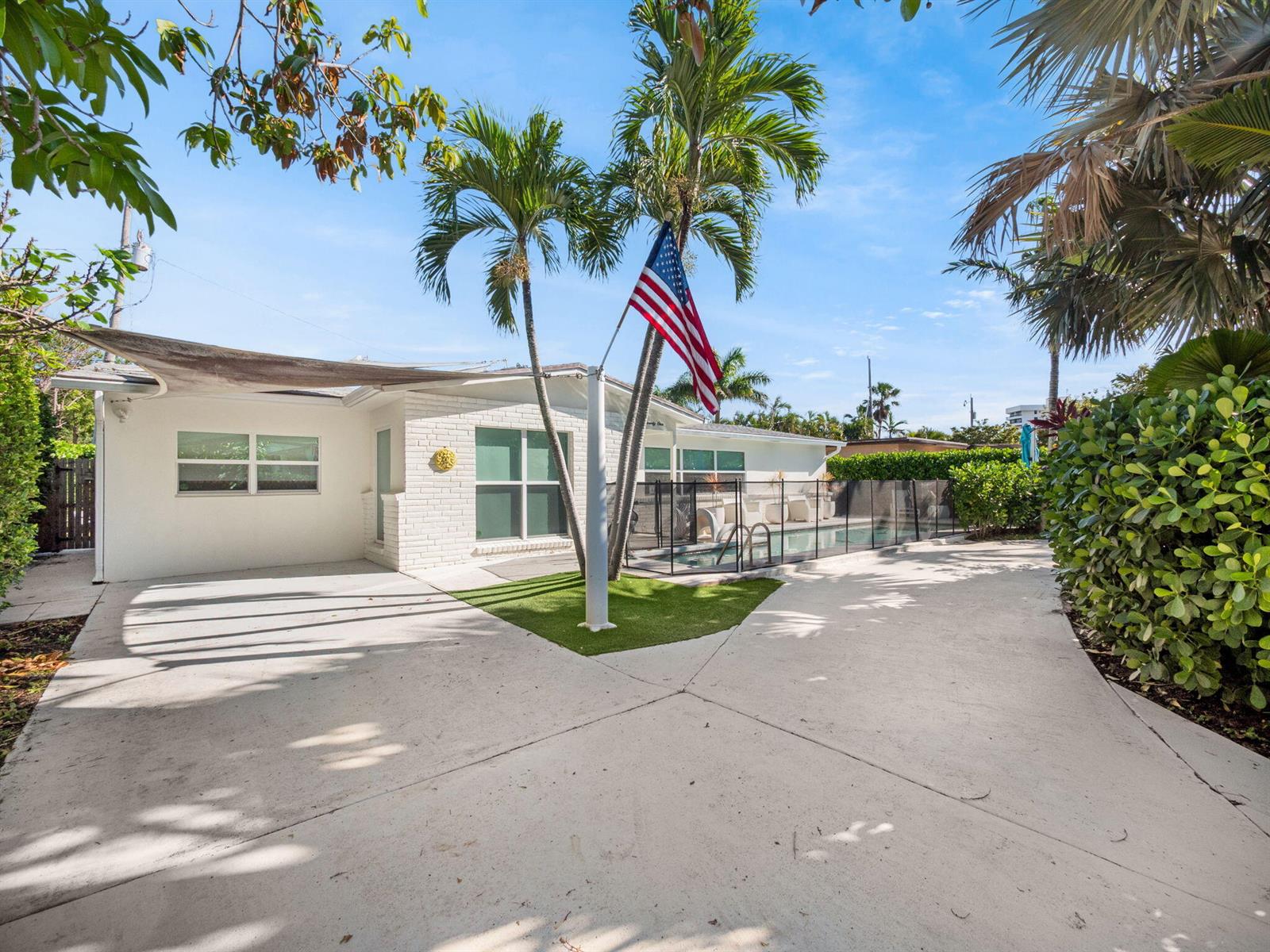 471 Mars Way, Juno Beach FL 33408