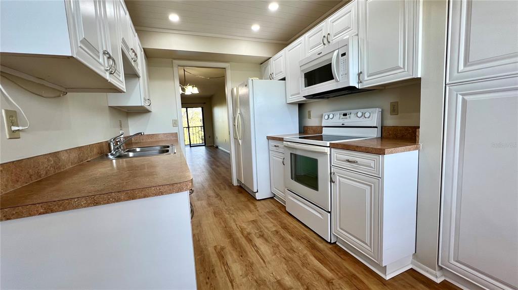 505 30TH AVENUE W UNIT E406, BRADENTON, FL — photo 4 of 30