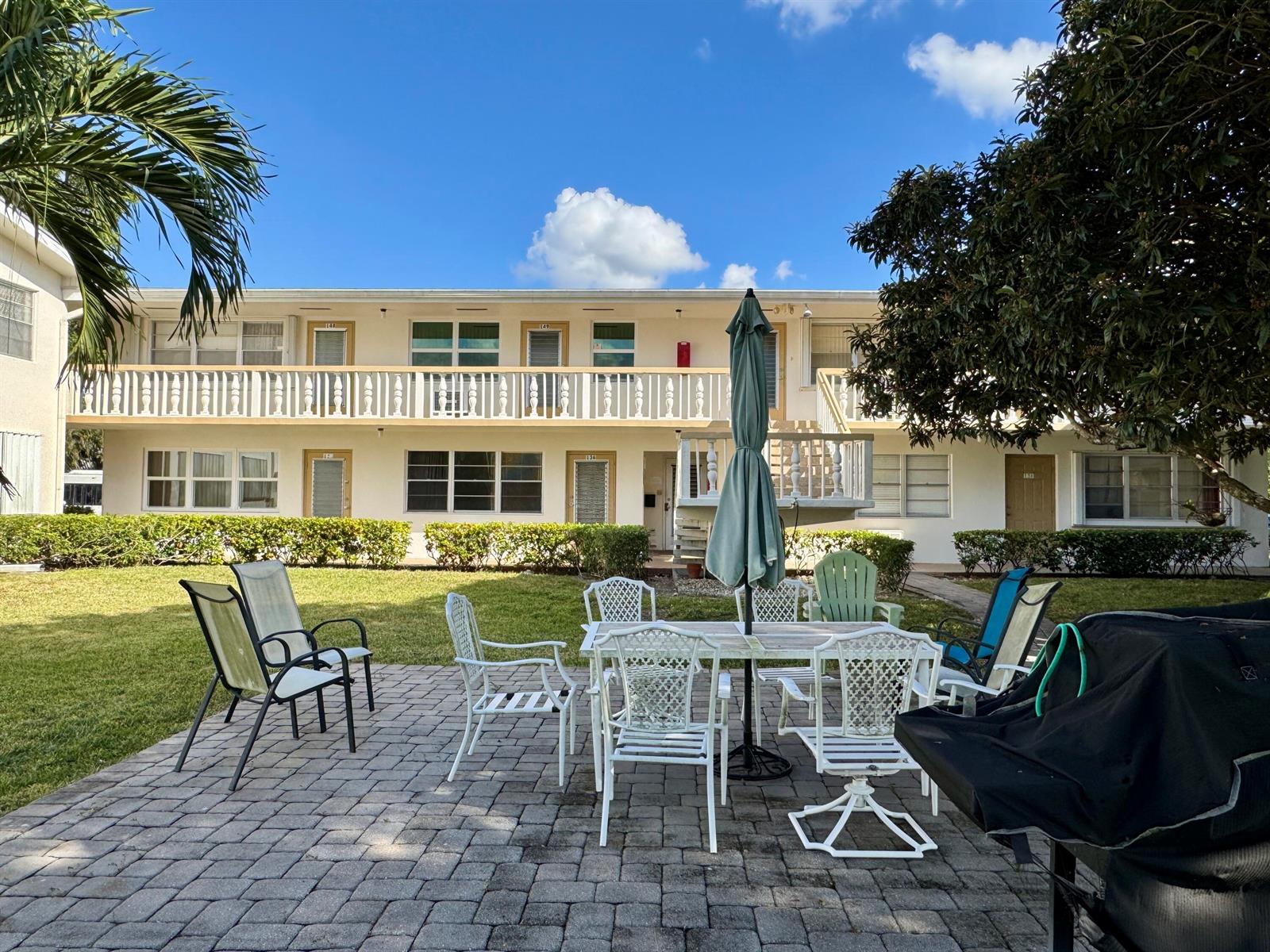 148 Bedford F, West Palm Beach FL 33417
