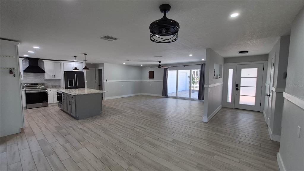 571 NW 14TH PLACE, CRYSTAL RIVER, FL — photo 3 of 25