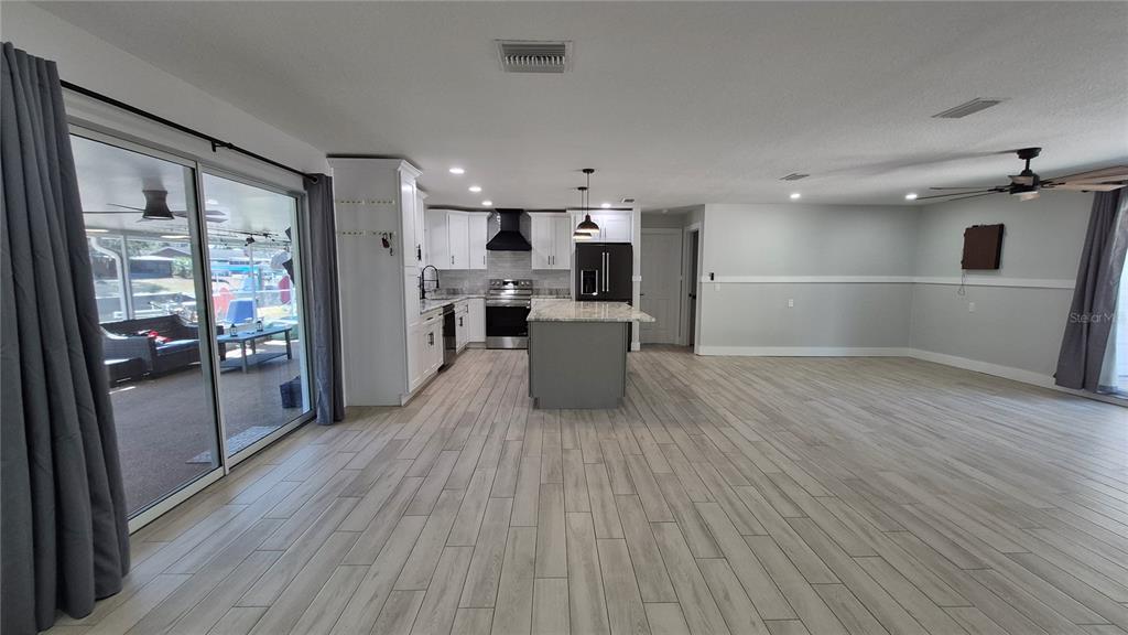 571 NW 14TH PLACE, CRYSTAL RIVER, FL — photo 4 of 25