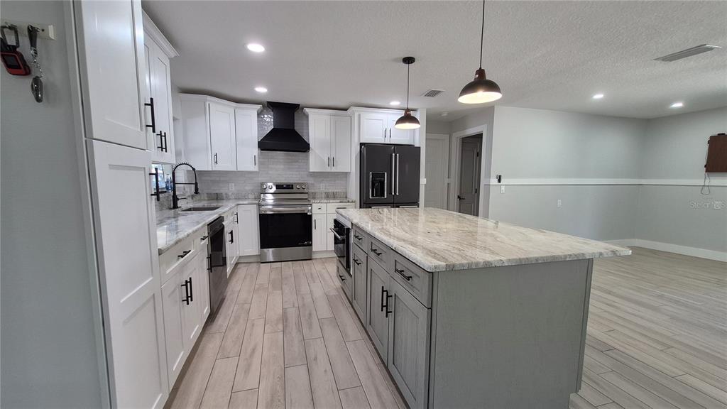 571 NW 14TH PLACE, CRYSTAL RIVER, FL — photo 5 of 25