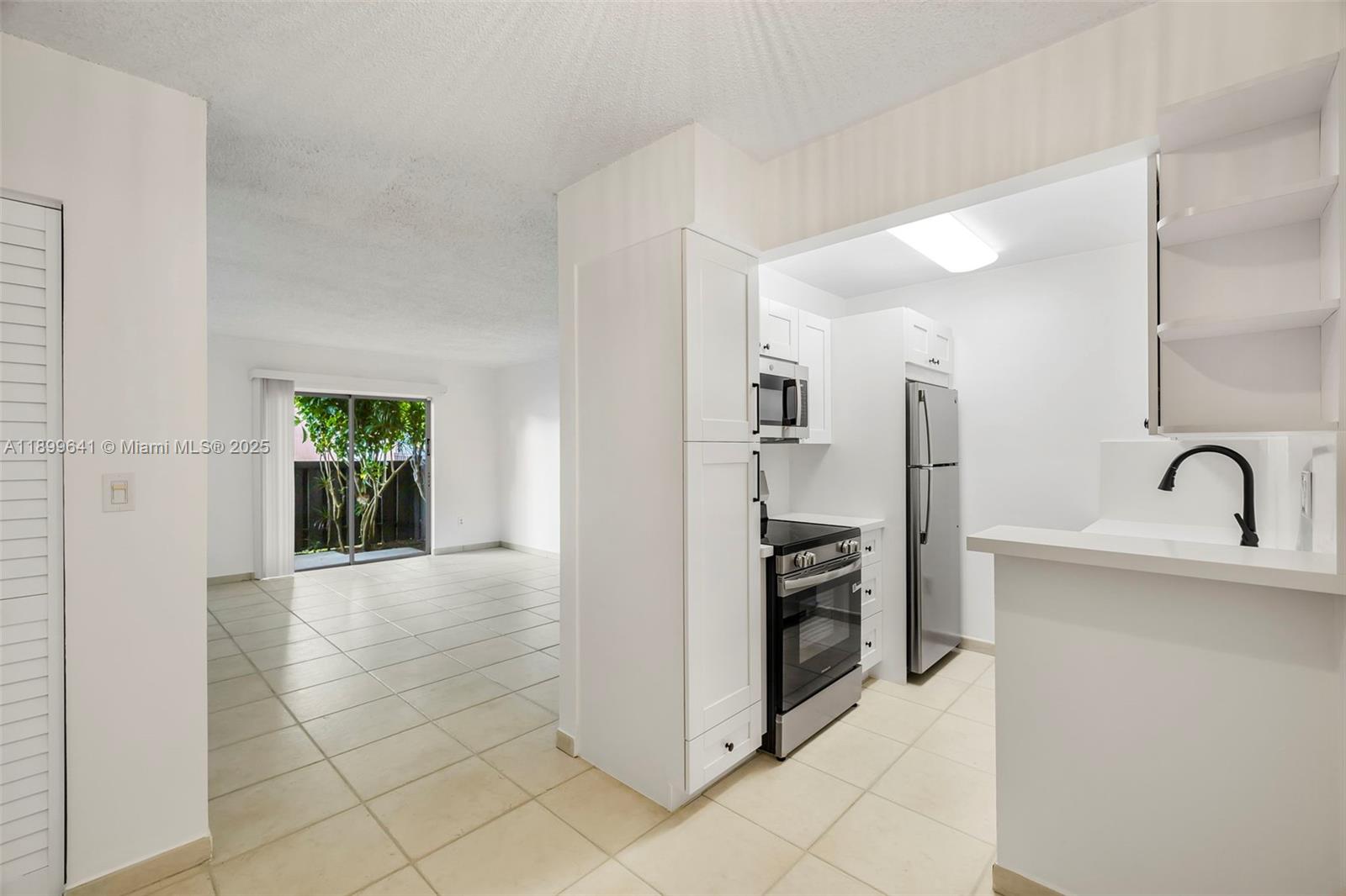 10780 N Kendall Dr # E11, Miami FL 33176