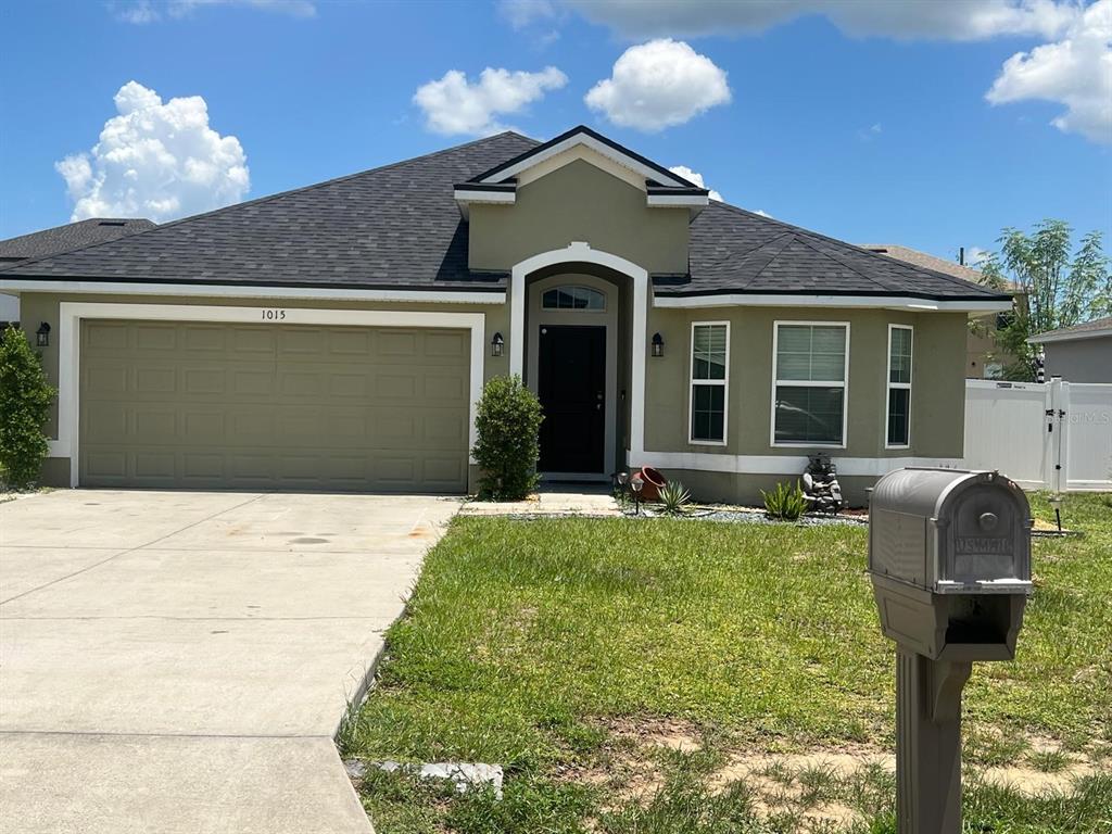 1015 SABINE PLACE