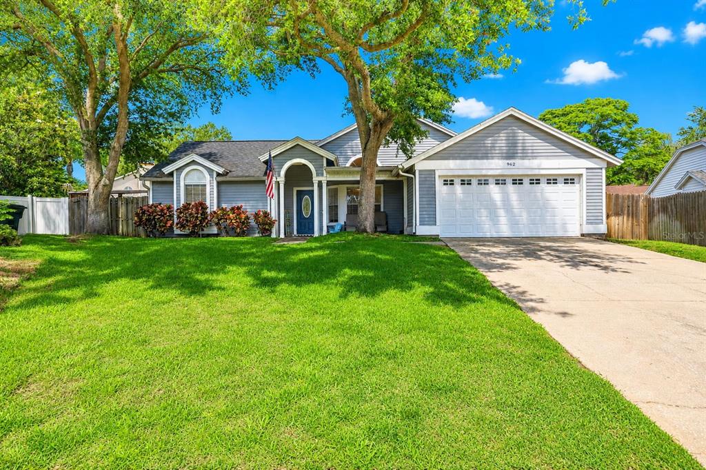 962 EDGEHILL DRIVE