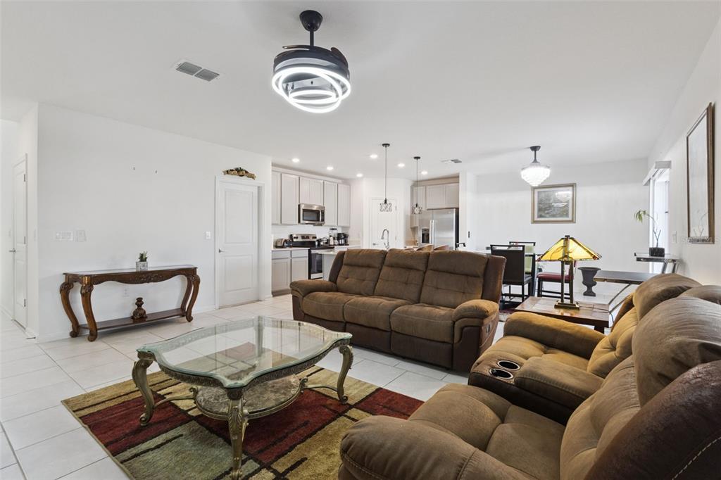 356 LOCH COURT, DAVENPORT, FL — photo 4 of 30