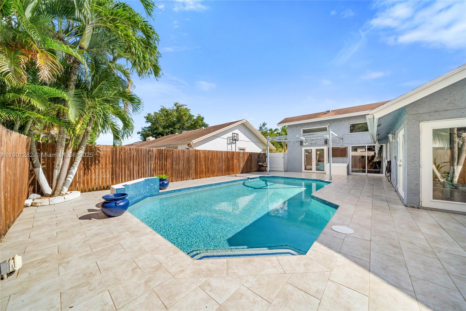7461 NW 36th St, Lauderhill FL 33319